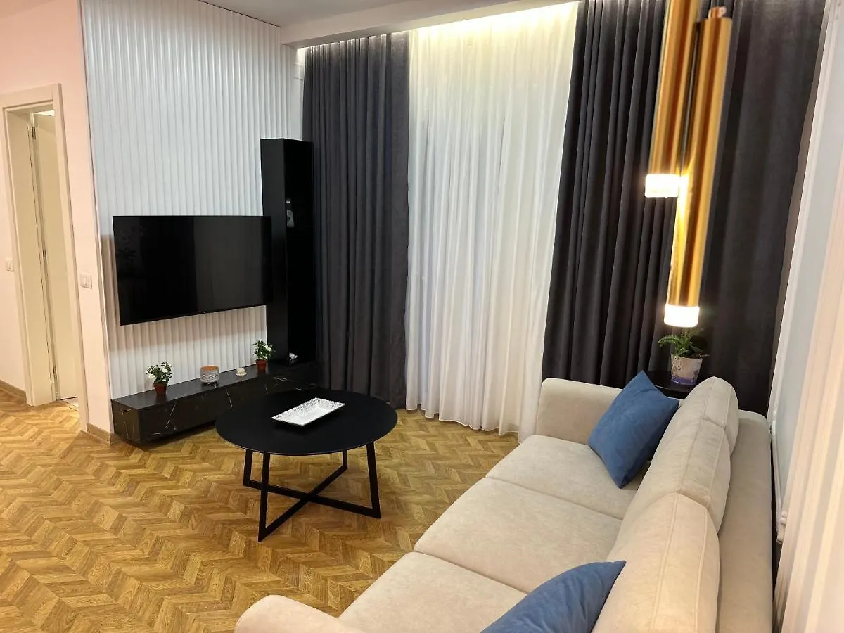Delux Suite 103 Tirana 0*,